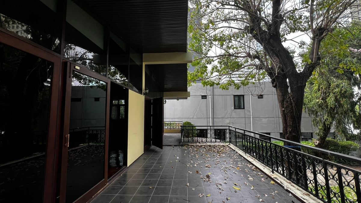 For RentHouseSukhumvit, Asoke, Thonglor : House for rent at Sukhumvit Nana