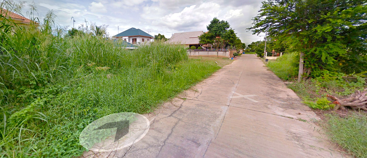 For SaleLandNakhon Sawan : Selling cheap! Land 187 sq m (2 adjacent plots), Rim Ping Niwet Project, Nakhon Sawan, only 2.4 million baht, average of 10,000 baht per sq m, prime location near the Ping River.