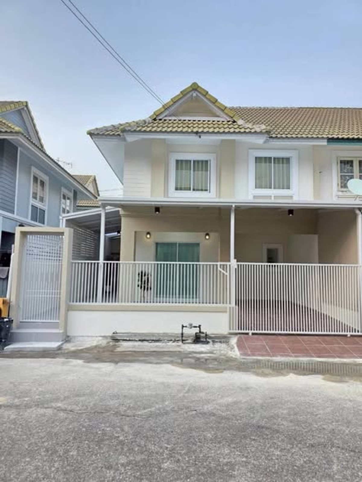 ขายทาวน์โฮมปทุมธานี รังสิต ธรรมศาสตร์ : ME2500748 บ้านรีโนเวทสวยครบฟังก์ชัน! บ้านพฤกษา บี รังสิต-คลอง 3 ใกล้ฟิวเจอร์