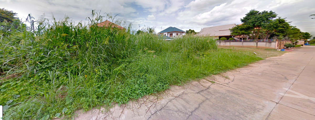 For SaleLandNakhon Sawan : Selling cheap! Land 187 sq m (2 adjacent plots), Rim Ping Niwet Project, Nakhon Sawan, only 2.4 million baht, average of 10,000 baht per sq m, prime location near the Ping River.