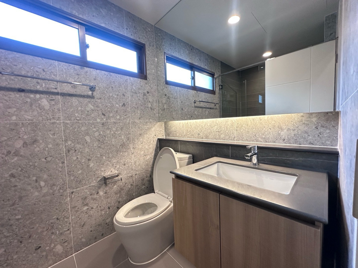 ให้เช่าบ้านพัฒนาการ ศรีนครินทร์ : ให้เช่าบ้าน 4 ห้องนอน หลังมุม ขนาด 300 ตรม ราคา 170,000 บาท สนใจนัดชม 0808144488