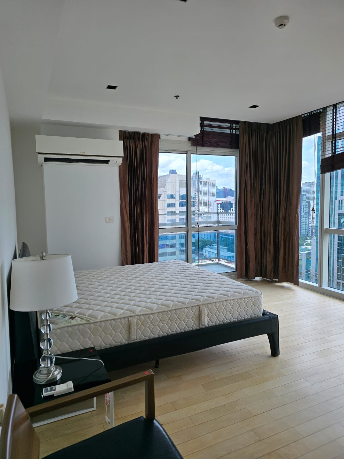 ให้เช่าคอนโดวิทยุ ชิดลม หลังสวน : for rent condo Athenee Residence 3 Bedroom 3 Bathroom 224 Sq.m (S15-7909) 