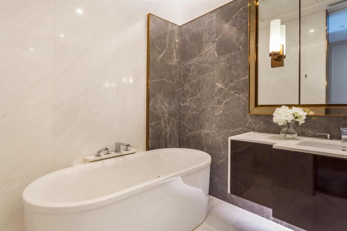 CondoWitthayu, Chidlom, Langsuan, Ploenchit : Available 12/3/26
Luxury 1-Bedroom Condo for rent / sale at Sindhorn Tonson  Lumpini Park View Near BTS Chidlom
