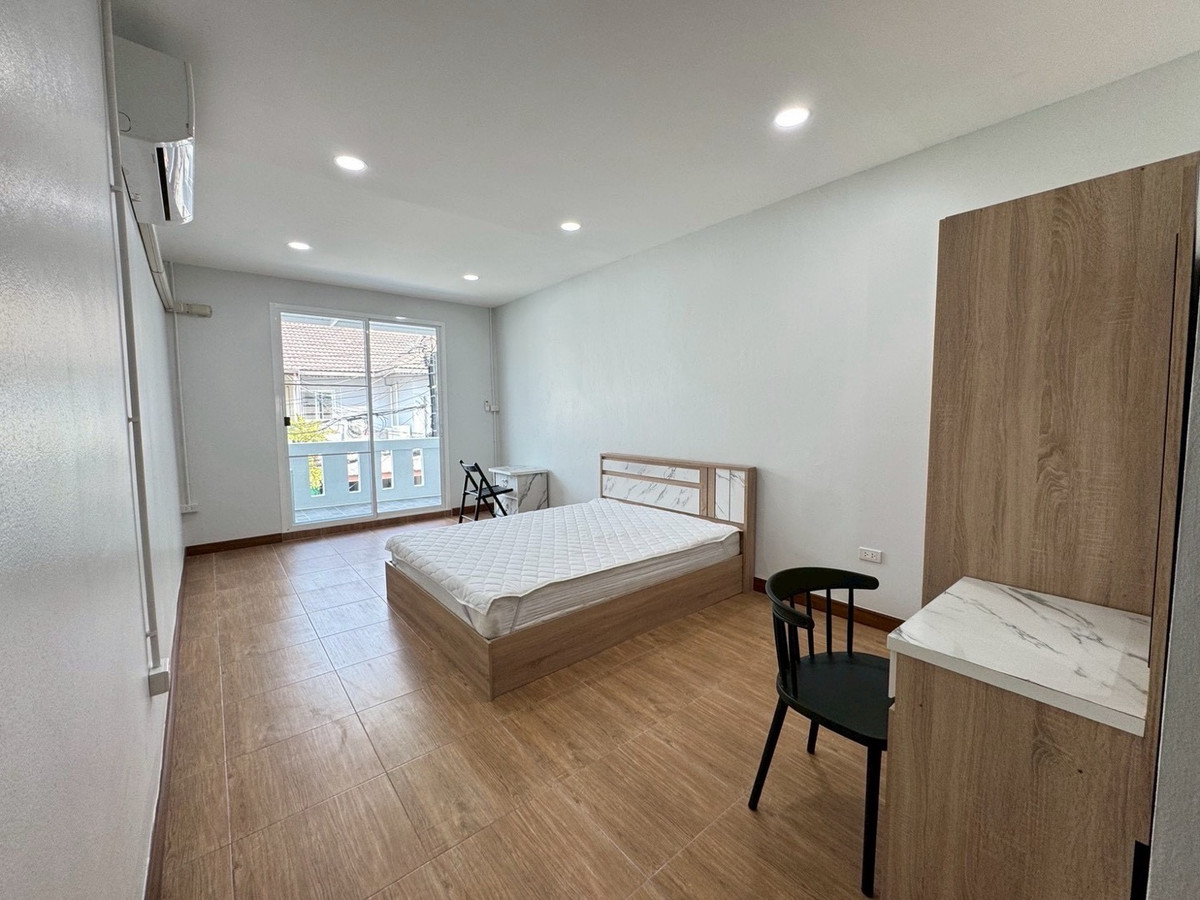 ให้เช่าบ้านรัชดา ห้วยขวาง : 🌟พร้อมอยู่ทาวน์โฮมอยู่เจริญ ห้วยขวาง 5 ห้องนอน  4ห้องน้ำ ประชาราษฎร์บำเพ็ญ🌟