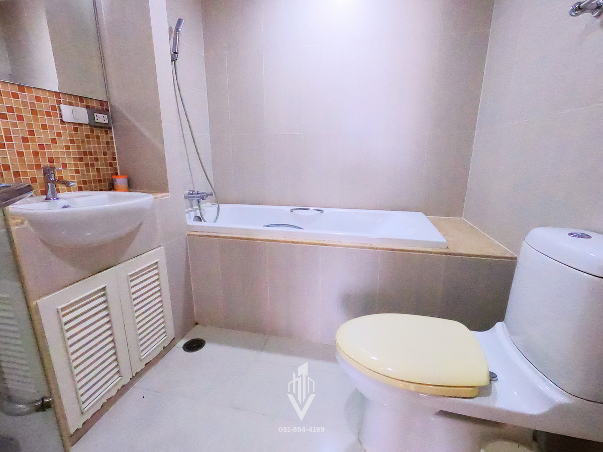 For RentCondoSukhumvit, Asoke, Thonglor : 💎 Hidden Gem in Sukhumvit 49! Spacious Unit for only 20k!