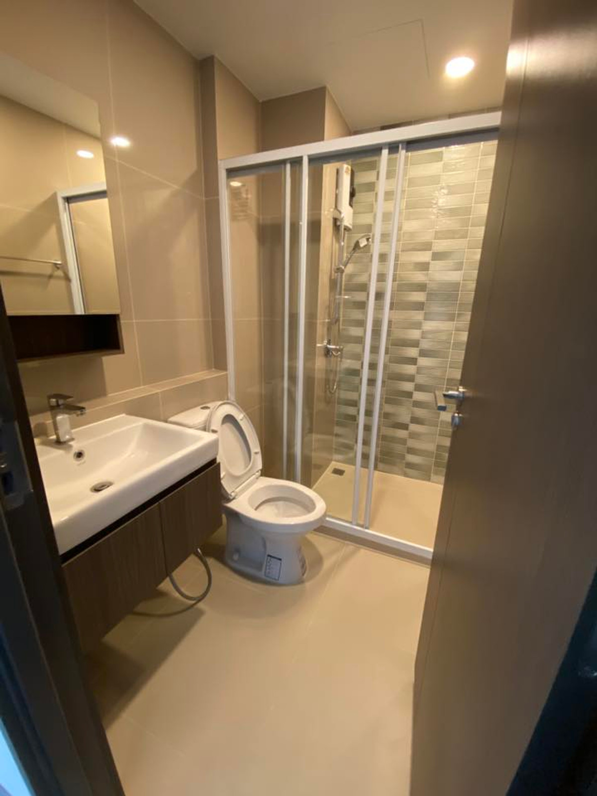 For RentCondoBang kae, Phetkasem : ⭐️ Zelle Plus Sathorn - Ratchaphruek ⭐️1 bedroom, size 33 sq m., built-in room throughout. Brand new room