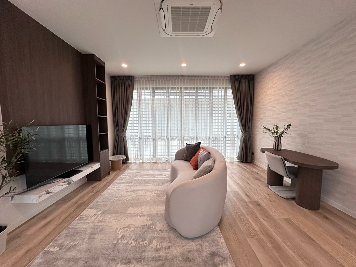 ให้เช่าบ้านพัฒนาการ ศรีนครินทร์ : ให้เช่าบ้าน 4 ห้องนอน หลังมุม ขนาด 300 ตรม ราคา 170,000 บาท สนใจนัดชม 0808144488