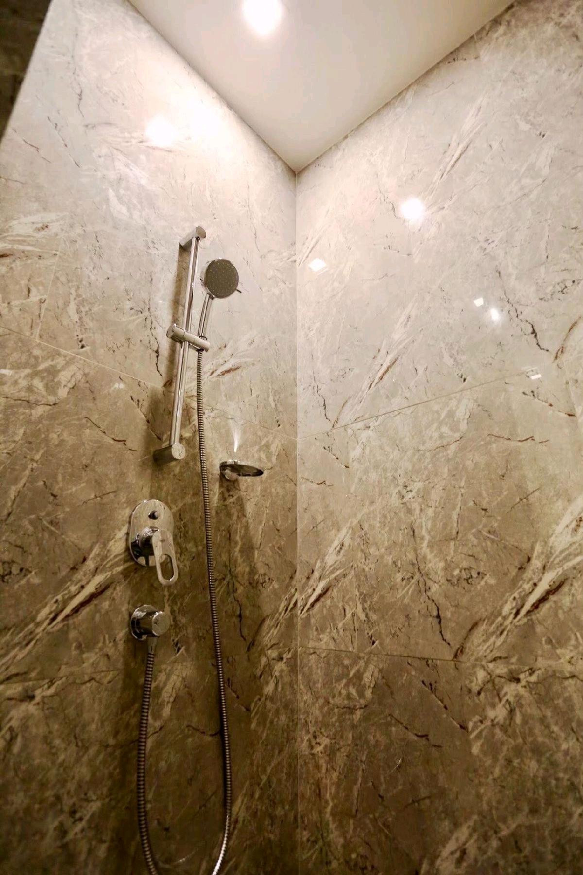 For RentCondoSukhumvit, Asoke, Thonglor : For Rent : Ashton Asoke ,Located right next to MRT Sukhumwit, BTS Asoke station and Terminal 21.