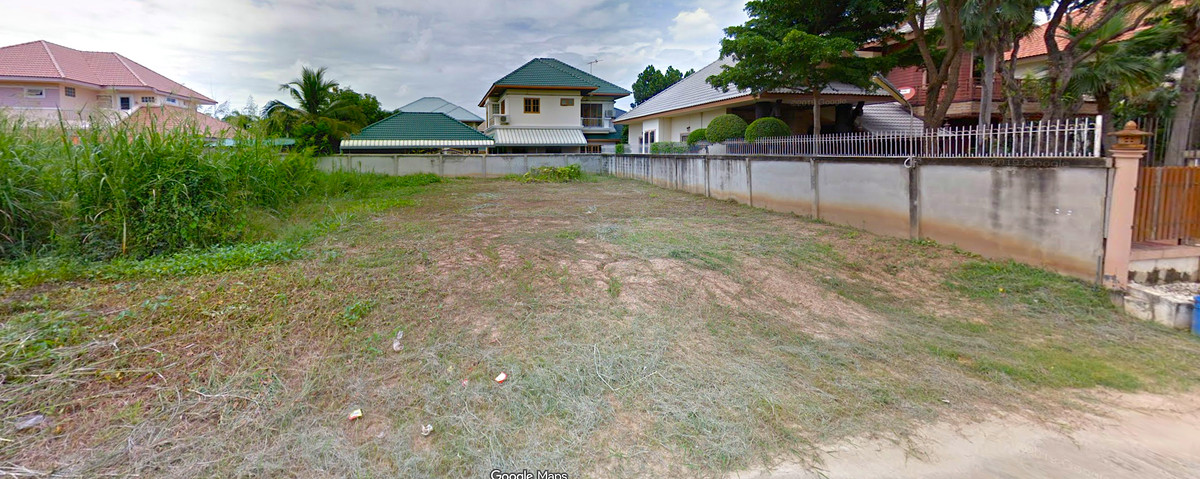 For SaleLandNakhon Sawan : Selling cheap! Land 187 sq m (2 adjacent plots), Rim Ping Niwet Project, Nakhon Sawan, only 2.4 million baht, average of 10,000 baht per sq m, prime location near the Ping River.