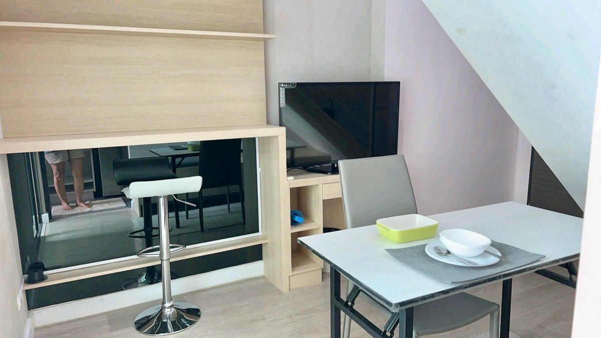 ให้เช่าคอนโดบางซื่อ วงศ์สว่าง เตาปูน : 📍โครงการ : Metro Sky Bangsue – Prachachuen 
🚝 ใกล้ : MRT บางซ่อน 500 เมตร
💵 ราคาเช่า : 16,000 บาท / เดือน