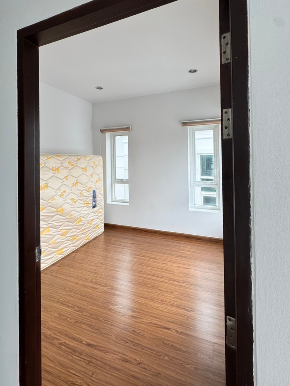 ให้เช่าทาวน์โฮมพระราม 9 เพชรบุรีตัดใหม่ RCA : ให้เช่า ทาวน์โฮม เอกมัย – ปรีดี พนมยงค์ 31 ทำเลโฮมออฟฟิศ / อยู่อาศัยใจกลางเมือง เนื้อที่ 27 ตารางวา พื้นที่ใช้สอย 178 ตร.ม.  3 ห้องนอน 3 ห้องน้ำ