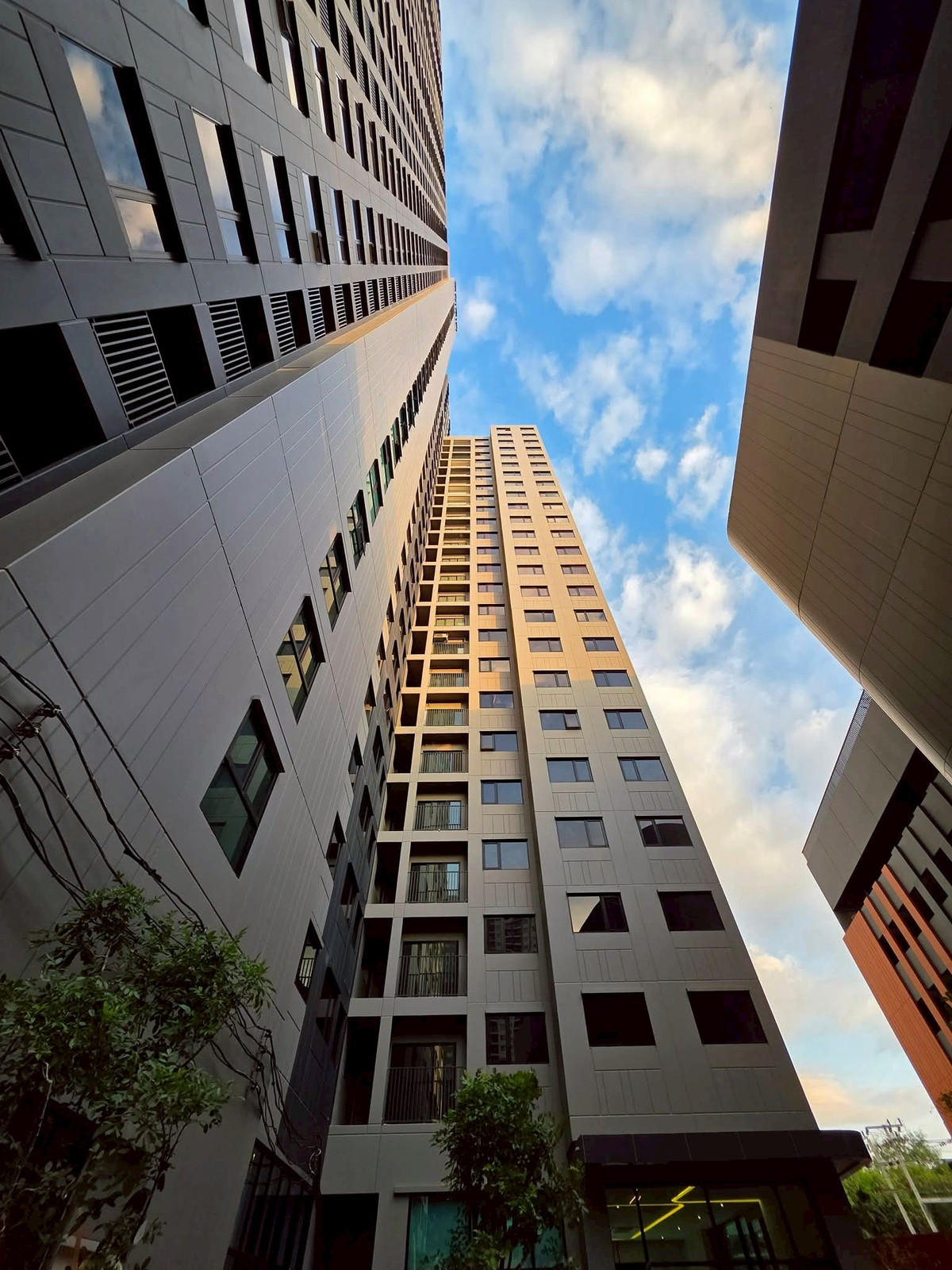 For SaleCondoSamut Prakan,Samrong : Condo ready to move in Can raise animals The only place in Phraeksa 🐾 ✨‼️ "Ready today" ‼️✨ 𝐓𝐡𝐞 𝐎𝐫𝐢𝐠𝐢𝐧 Sukhumvit–Phraeksa