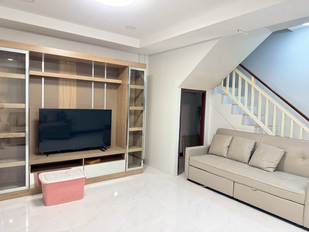 ให้เช่าบ้านรัชดา ห้วยขวาง : 🌟พร้อมอยู่ทาวน์โฮมอยู่เจริญ ห้วยขวาง 5 ห้องนอน  4ห้องน้ำ ประชาราษฎร์บำเพ็ญ🌟