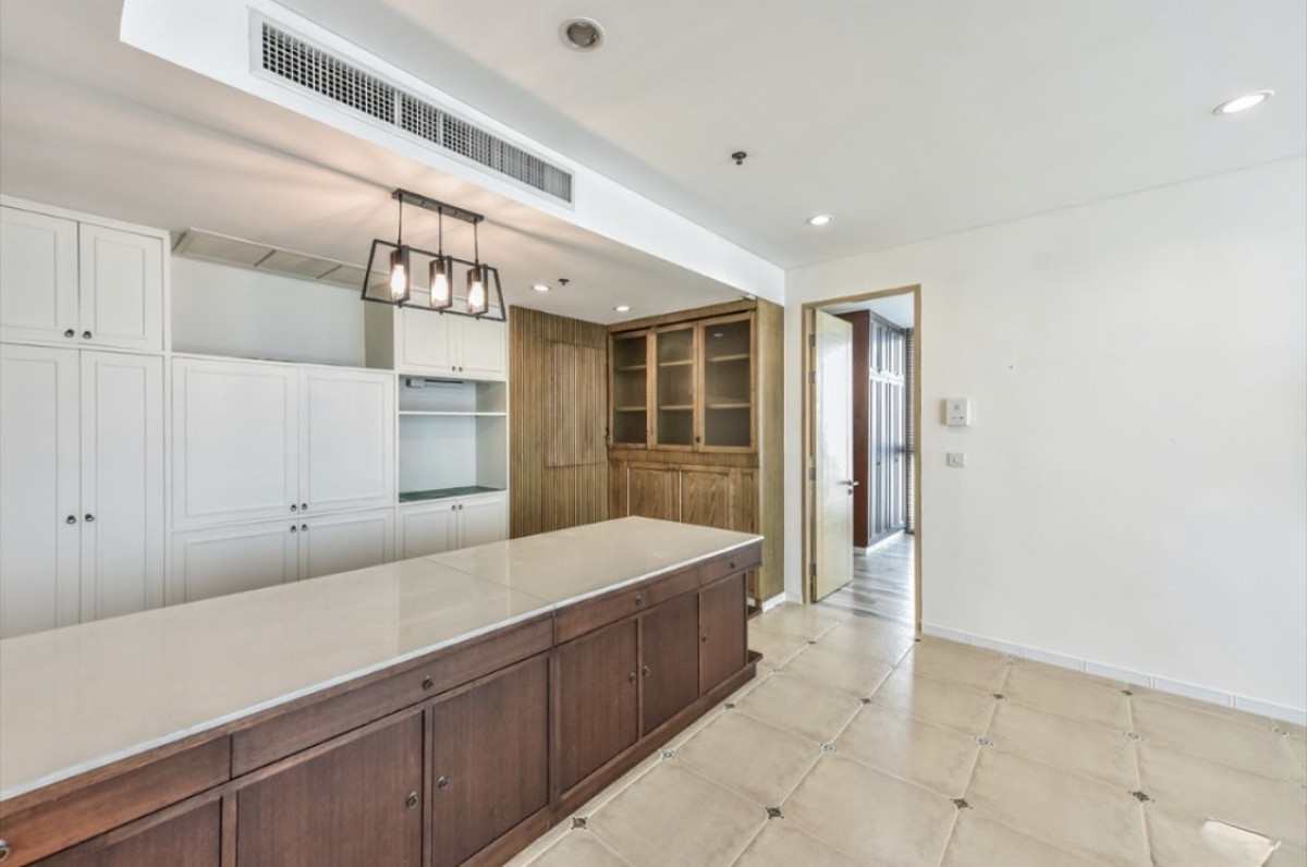 ขายคอนโดสาทร นราธิวาส : ขายคอนโด  เดอะ บรีส นราธิวาส BTS-ช่องนนทรี ช่องนนทรี เขต ยานนาวา กรุงเทพ CX-145962