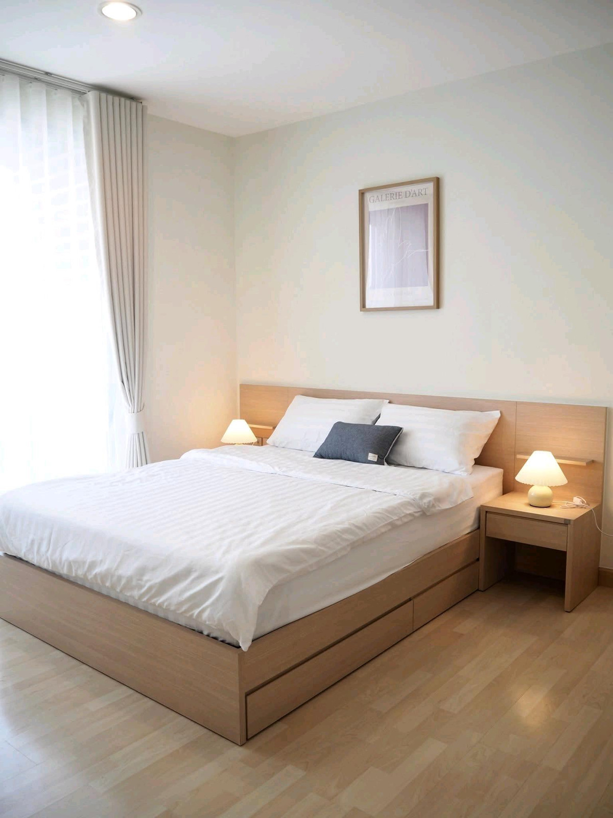 For RentCondoRatchadapisek, Huaikwang, Suttisan : Condo for rent, Rhythm Ratchada, next to MRT Ratchada.