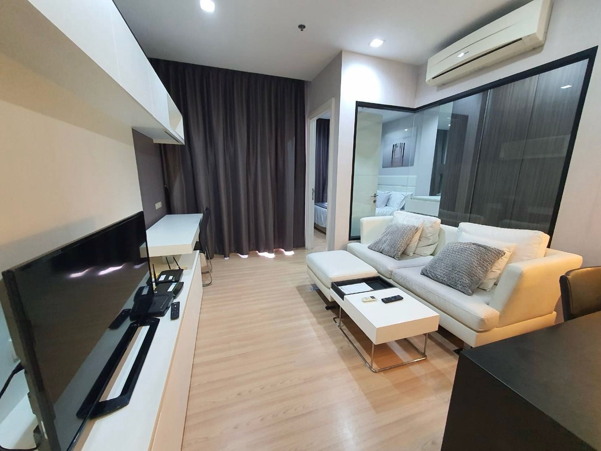 ให้เช่าคอนโดวงเวียนใหญ่ เจริญนคร : 💙@condocurator 💙 ให้เช่า Urbano Absolute Sathon - Taksin เฟอร์นิเจอร์ครบ มีเครื่องซักผ้า [PM4660]
