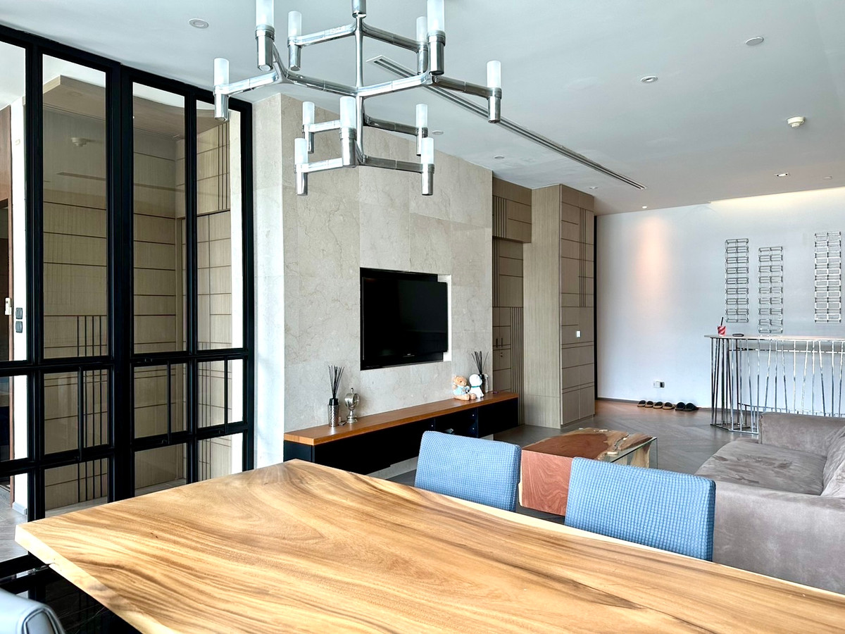 ขายคอนโดวิทยุ ชิดลม หลังสวน : The Park Chidlom: 2bed 2.5bath + maid 145sqm 41,900,000 Am: 0656199198