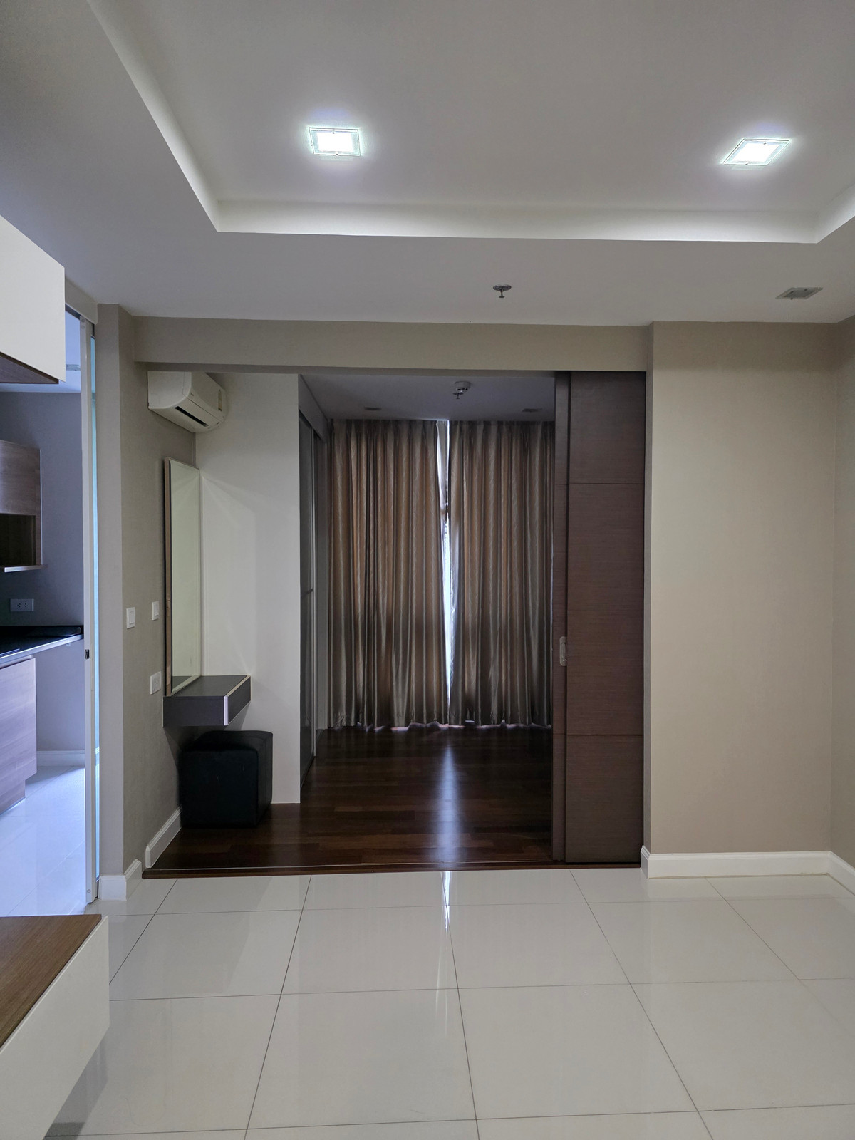 For SaleCondoSamut Prakan,Samrong : (Code SM1764) Condo for sale The Metropolis Samrong Interchange near MRT/BTS Samrong.