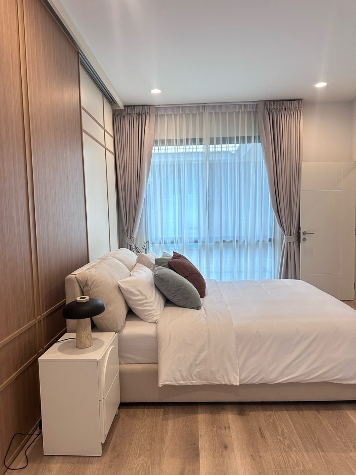 ให้เช่าบ้านพัฒนาการ ศรีนครินทร์ : ให้เช่าบ้าน 4 ห้องนอน หลังมุม ขนาด 300 ตรม ราคา 170,000 บาท สนใจนัดชม 0808144488