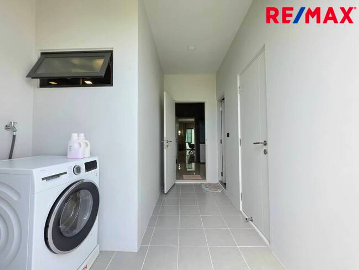 For SaleHousePathum Thani,Rangsit, Thammasat : Single house for sale, Setthasiri Project, Bangkok-Pathum Thani, special price, house age only 1 year.