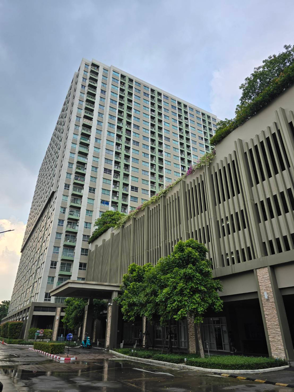 For SaleCondoRama9, Petchburi, RCA : Condo for sale LPN Park Rama 9 - ratchada (RCA) ***Loss price 1.99 million*** Building B, 11th floor, exposed to the morning sun, view without buildings blocking it. (Owner sells it himself)