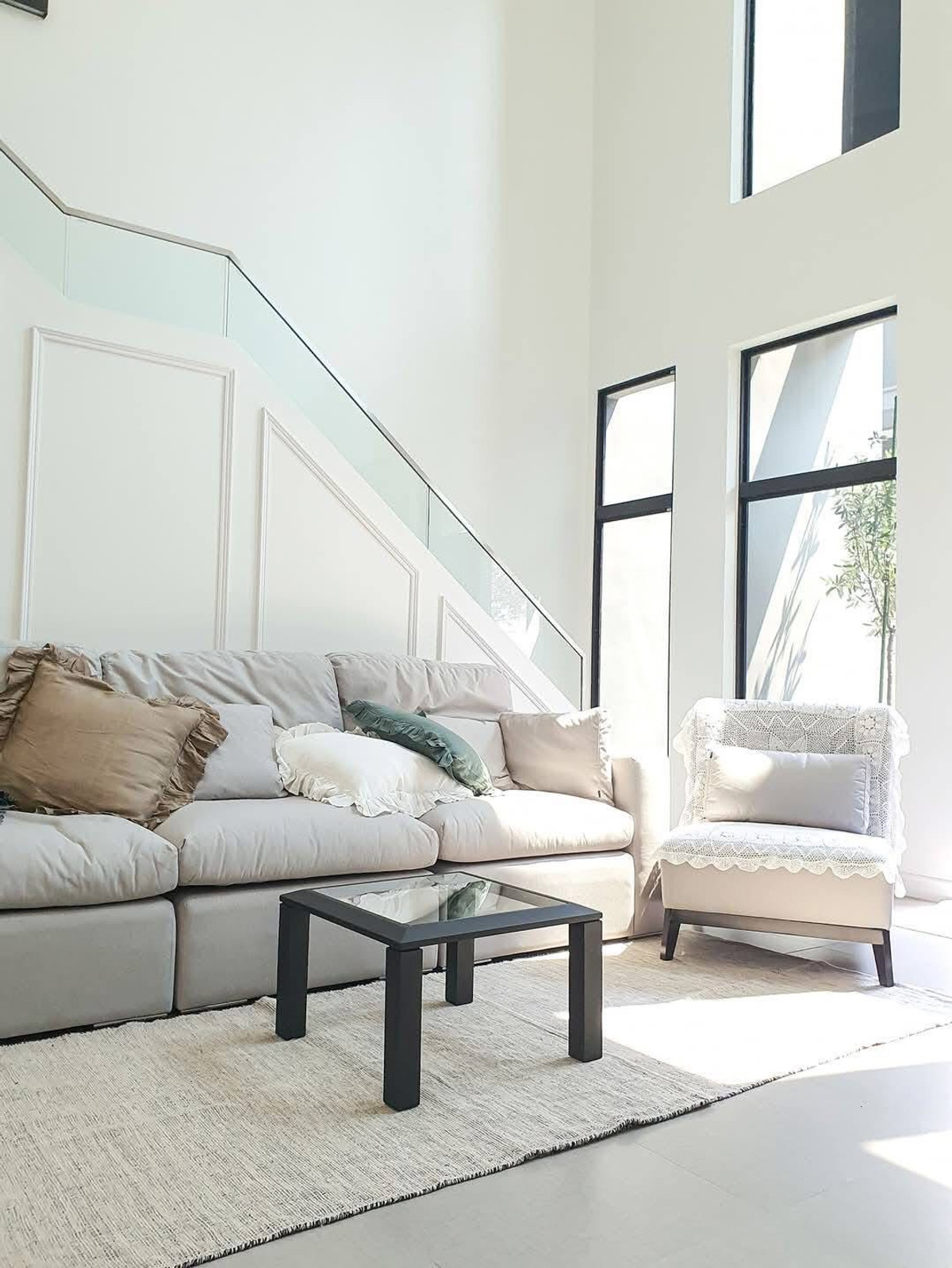 ให้เช่าบ้านปิ่นเกล้า จรัญสนิทวงศ์ : ทาวน์โฮม พรีเมี่ยม โถงสูง6.5เมตร 3ห้องนอน 4ห้องน้ำ ถนนปลายบาง มีแค่ 69 หลังในโครงการเท่านั้น 