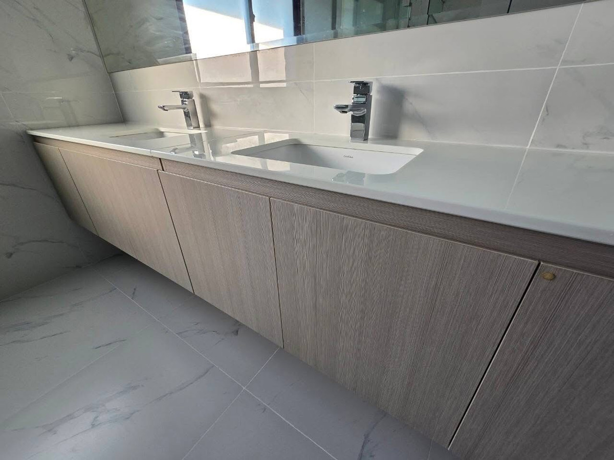 ให้เช่าบ้านปิ่นเกล้า จรัญสนิทวงศ์ : ทาวน์โฮม พรีเมี่ยม โถงสูง6.5เมตร 3ห้องนอน 4ห้องน้ำ ถนนปลายบาง มีแค่ 69 หลังในโครงการเท่านั้น 