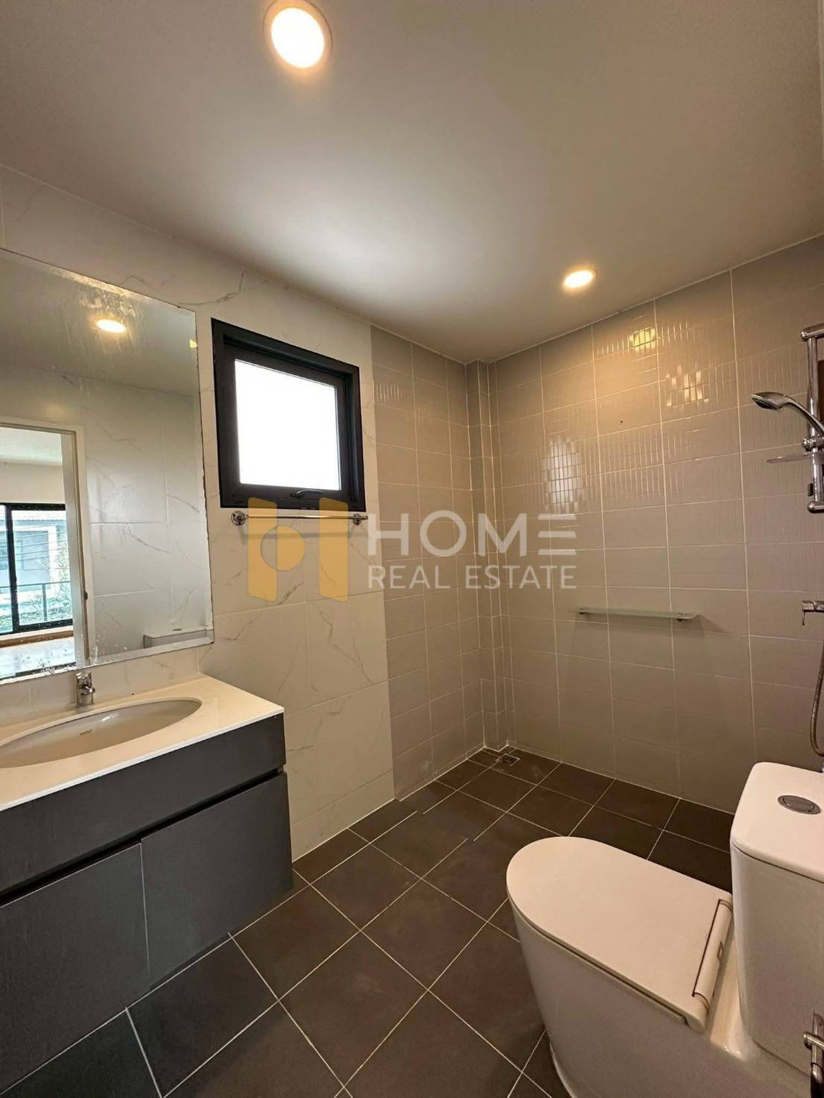 ขายบ้านพระราม 5 ราชพฤกษ์ บางกรวย : ขายขาดทุนกว่า 1 ล้าน 🔥 เซนโทร ชัยพฤกษ์ - แจ้งวัฒนะ 2 / 4 ห้องนอน (ขาย), Centro Chaiyaphruek - Chaengwattana 2 / 4 Bedrooms (FOR SALE) AOM063