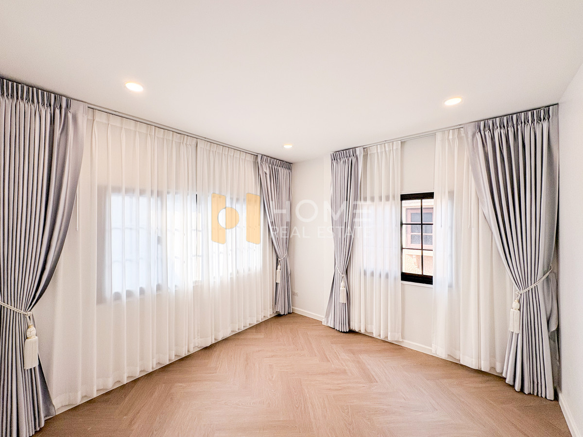 ขายบ้านลาดพร้าว เซ็นทรัลลาดพร้าว : บ้านเดี่ยวพร้อมที่ดิน นาคนิวาส 48 / 5 ห้องนอน (ขาย), Single house with land Nakniwat 48 / 5 Bedrooms (FOR SALE) TPM330