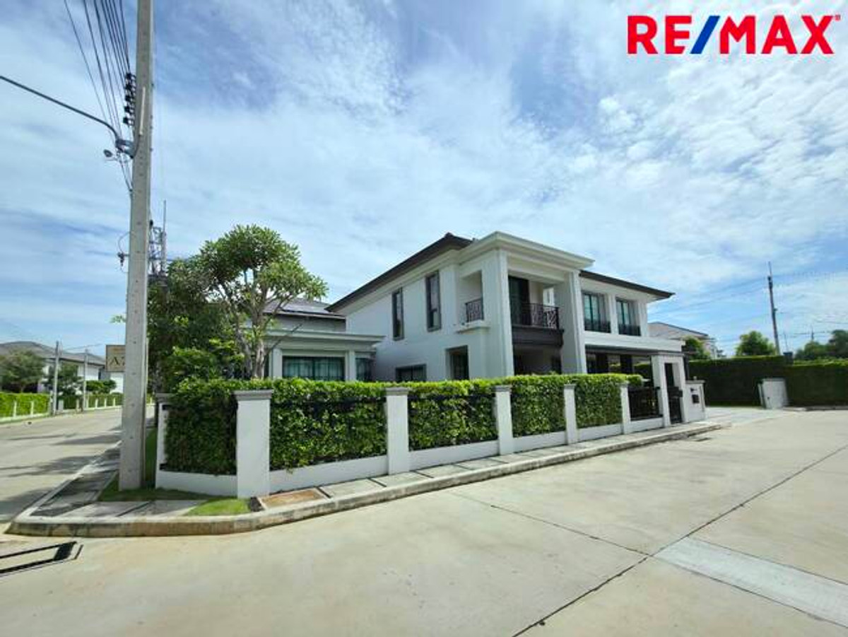 For SaleHousePathum Thani,Rangsit, Thammasat : Single house for sale, Setthasiri Project, Bangkok-Pathum Thani, special price, house age only 1 year.