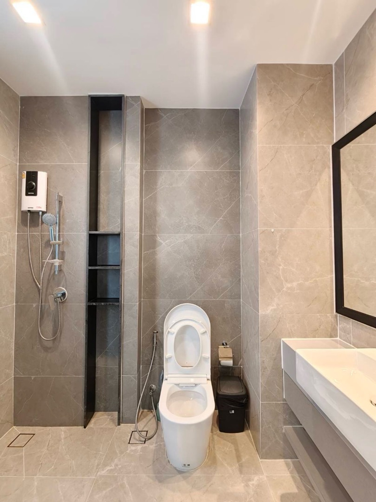 For RentHousePattanakan, Srinakarin : Luxury house for rent, Phatthanakan, 5 minutes near Thonglor.