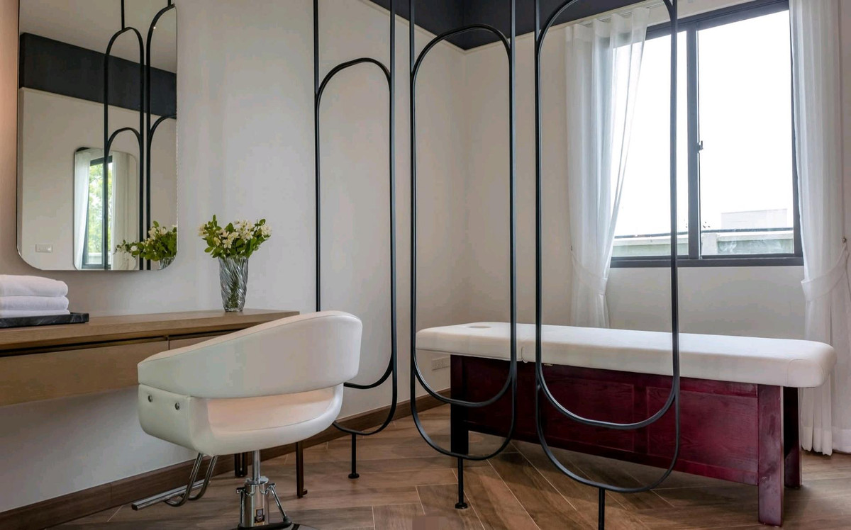 For SaleSamut Prakan,Samrong : The house is decorated and ready to move in. Semi-detached house, detached house function Grand Britannia Bangna-Suvarnabhumi