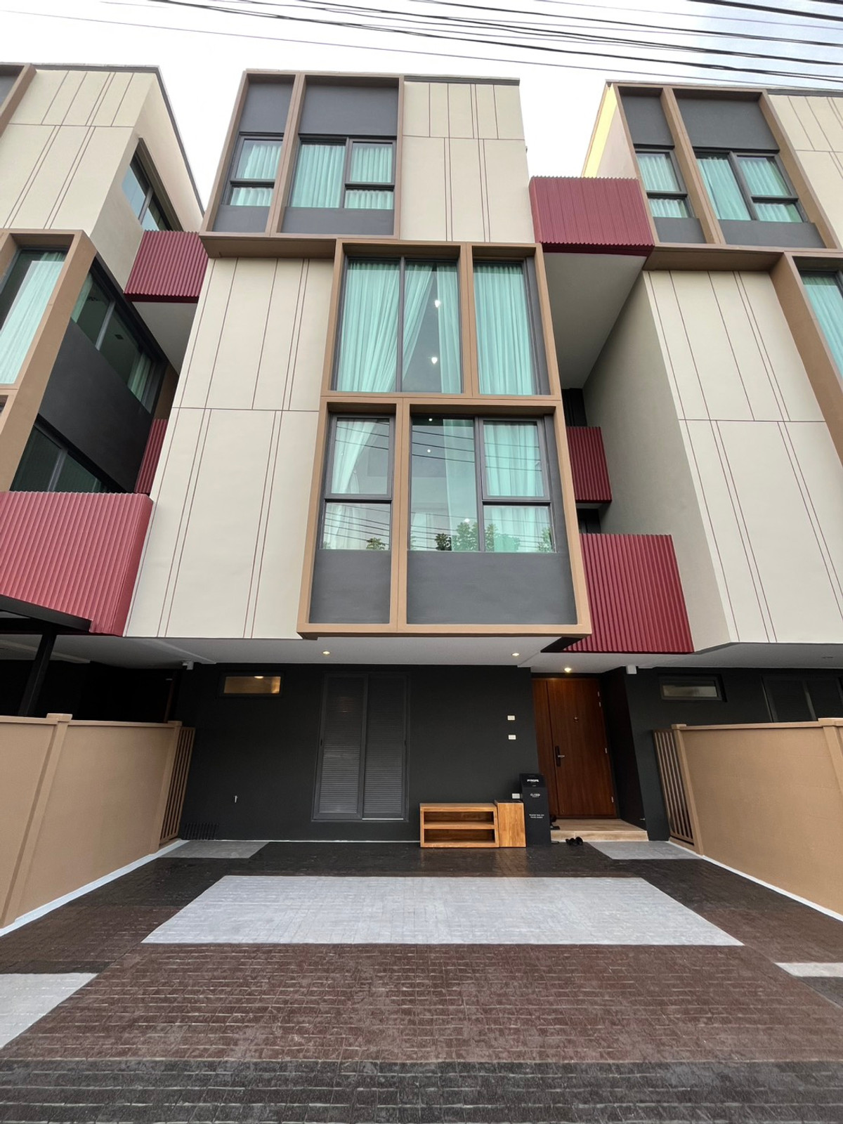 For SaleTownhomeOnnut, Udomsuk : 🔥 Urgent sale! Baan Klang Muang CLASSE Sukhumvit 77, only 13.9 million | Cheapest in the project | Near BTS On Nut