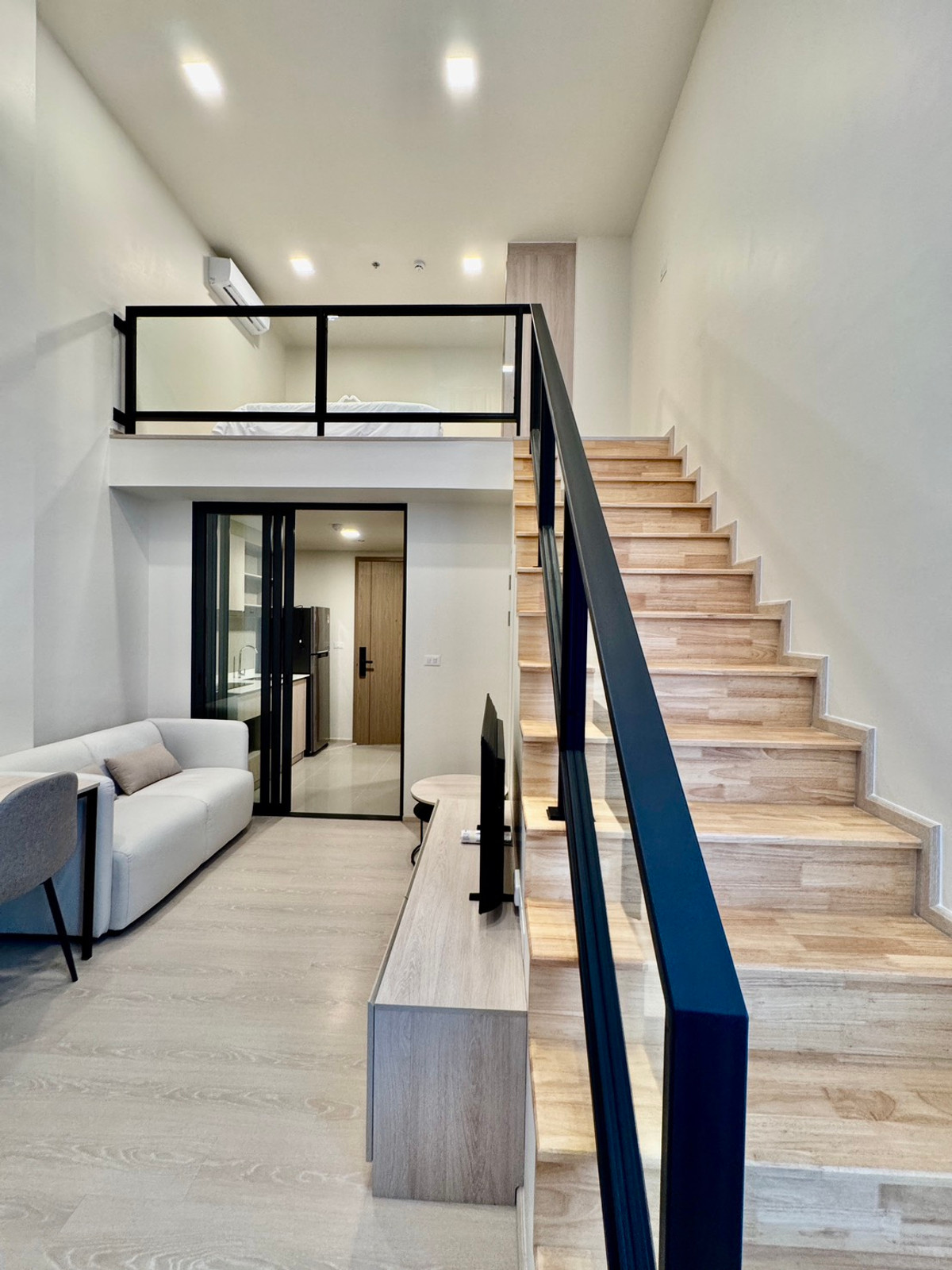 ให้เช่าคอนโดวงเวียนใหญ่ เจริญนคร : ให้เช่า Flo by Sansiri 1 bedroom Loft - Available for Rent