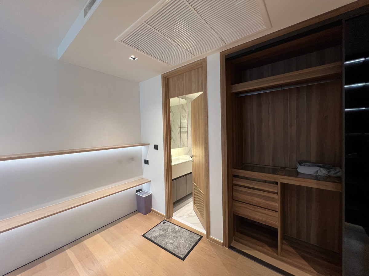 For SaleCondoSukhumvit, Asoke, Thonglor : Luxury condo for sale, room divided into proportions, with bathtub, Thonglor area