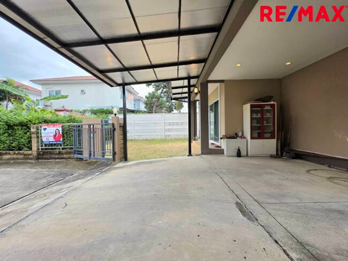 For SaleHousePathum Thani,Rangsit, Thammasat : Single house, Passorn Prestige Rangsit, Khlong 2, near Future Park Rangsit. Next to the main road Rangsit-Nakhon Nayok (not entering the alley)