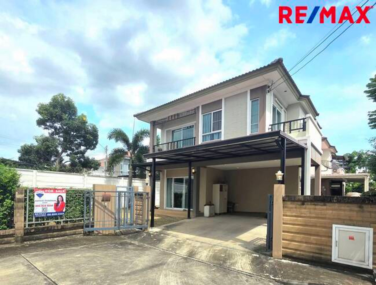 For SaleHousePathum Thani,Rangsit, Thammasat : Single house, Passorn Prestige Rangsit, Khlong 2, near Future Park Rangsit. Next to the main road Rangsit-Nakhon Nayok (not entering the alley)