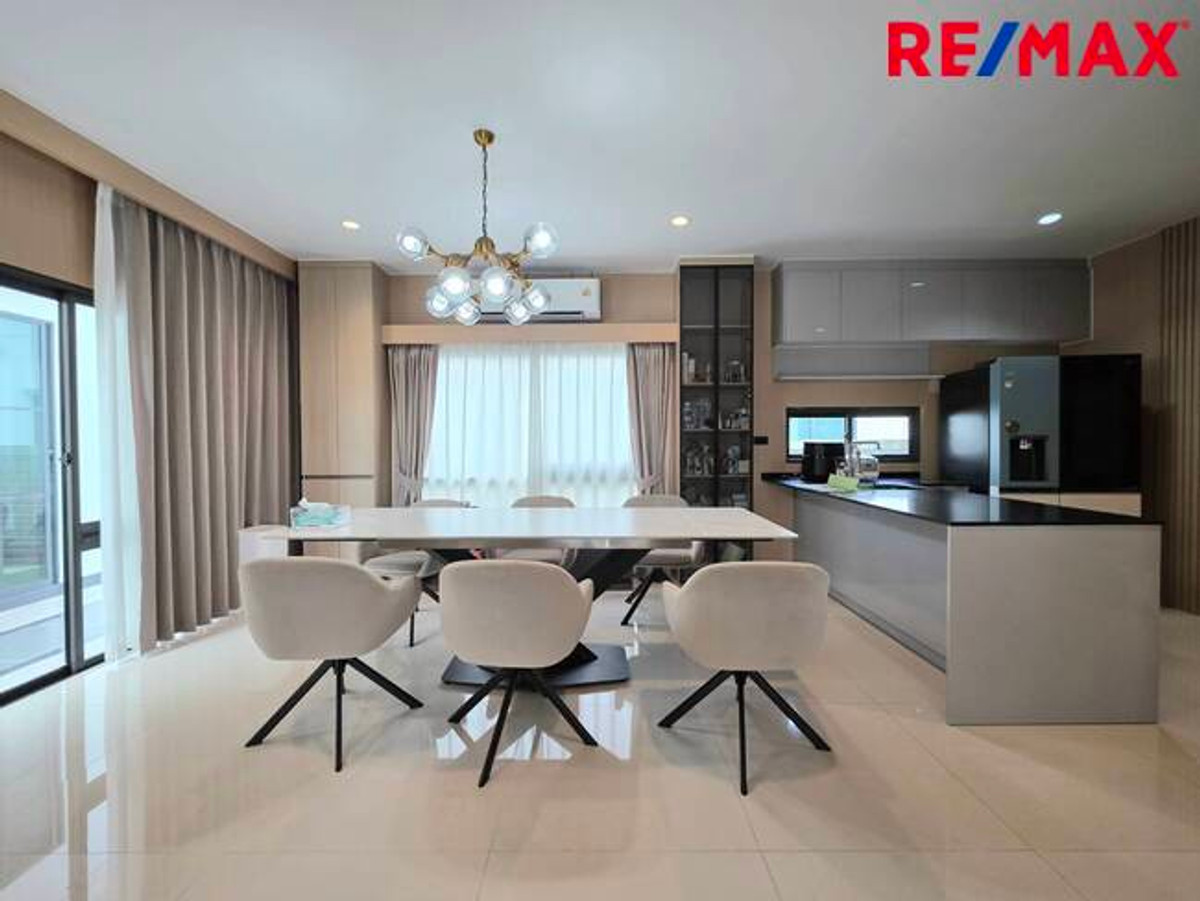 For SaleHousePathum Thani,Rangsit, Thammasat : Single house for sale, Setthasiri Project, Bangkok-Pathum Thani, special price, house age only 1 year.