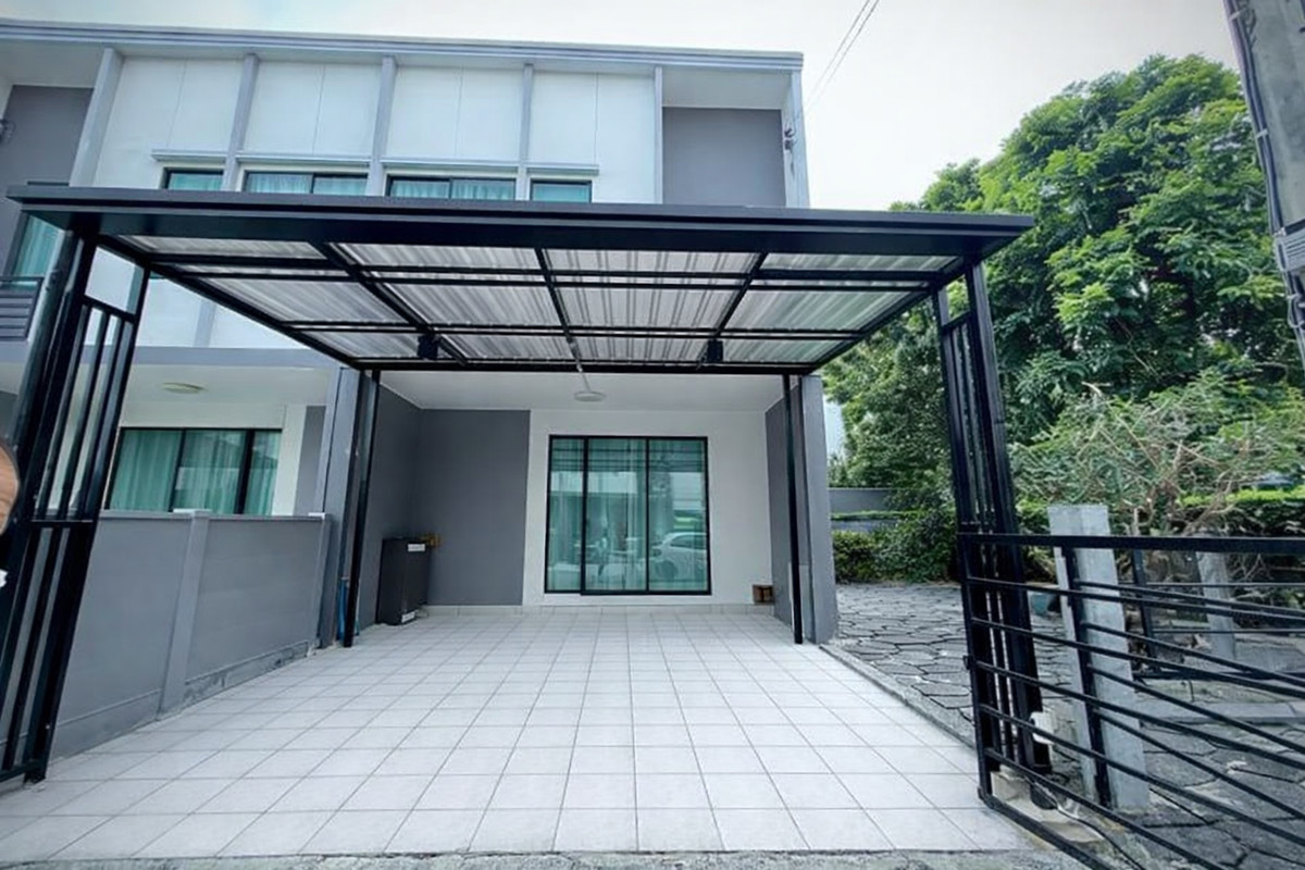 For RentTownhomeLadkrabang, Suwannaphum Airport : 🏡 Townhome for rent, corner house, Pleno Soi King Kaew 37, 15000 baht per month ✈️ Close to Suvarnabhumi Airport, 7.9 km only, house available, ready to move in ✅✅ 🐶🐱 Can raise animals, rent 16000 baht 🐶🐱