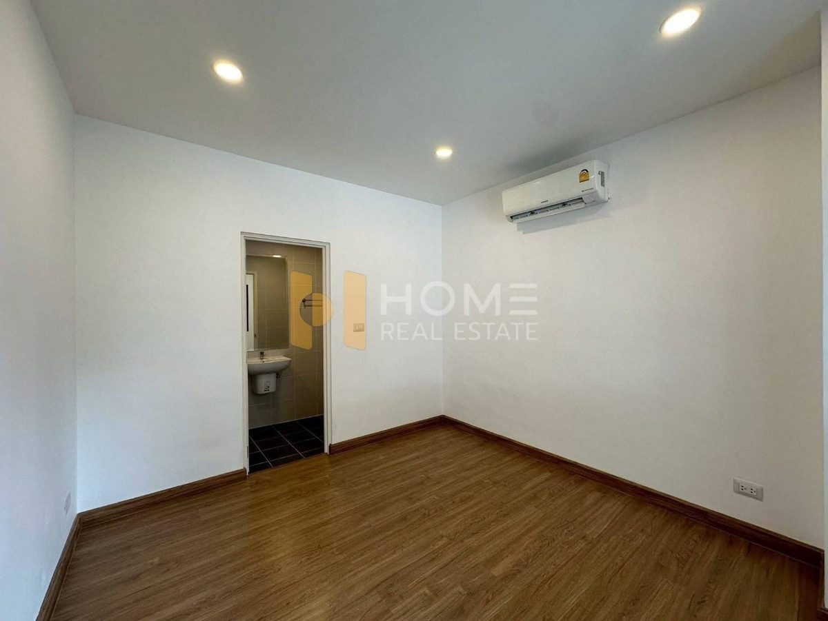 ขายบ้านพระราม 5 ราชพฤกษ์ บางกรวย : ขายขาดทุนกว่า 1 ล้าน 🔥 เซนโทร ชัยพฤกษ์ - แจ้งวัฒนะ 2 / 4 ห้องนอน (ขาย), Centro Chaiyaphruek - Chaengwattana 2 / 4 Bedrooms (FOR SALE) AOM063