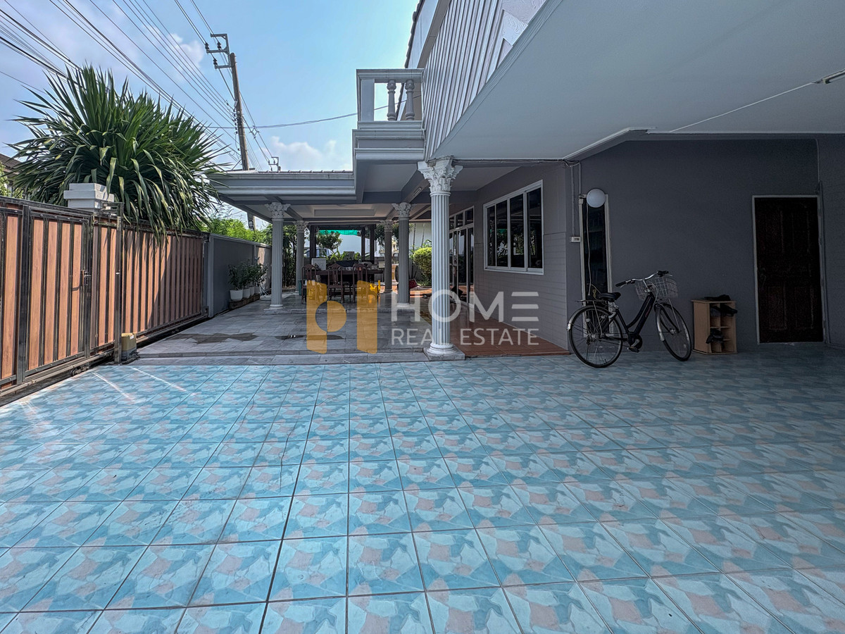 ขายบ้านเกษตรศาสตร์ รัชโยธิน : บ้าน 85 ตร.ว. ติด BTS เสนานิคม เพียง 11 นาที 🚆 บ้านเดี่ยว เสนานิคม 1 ซอย 24 แยก 11-2 / 5 ห้องนอน (ขาย), Detached House Senanikom 1 Soi 24 / 5 Bedrooms (FOR SALE) TPM331