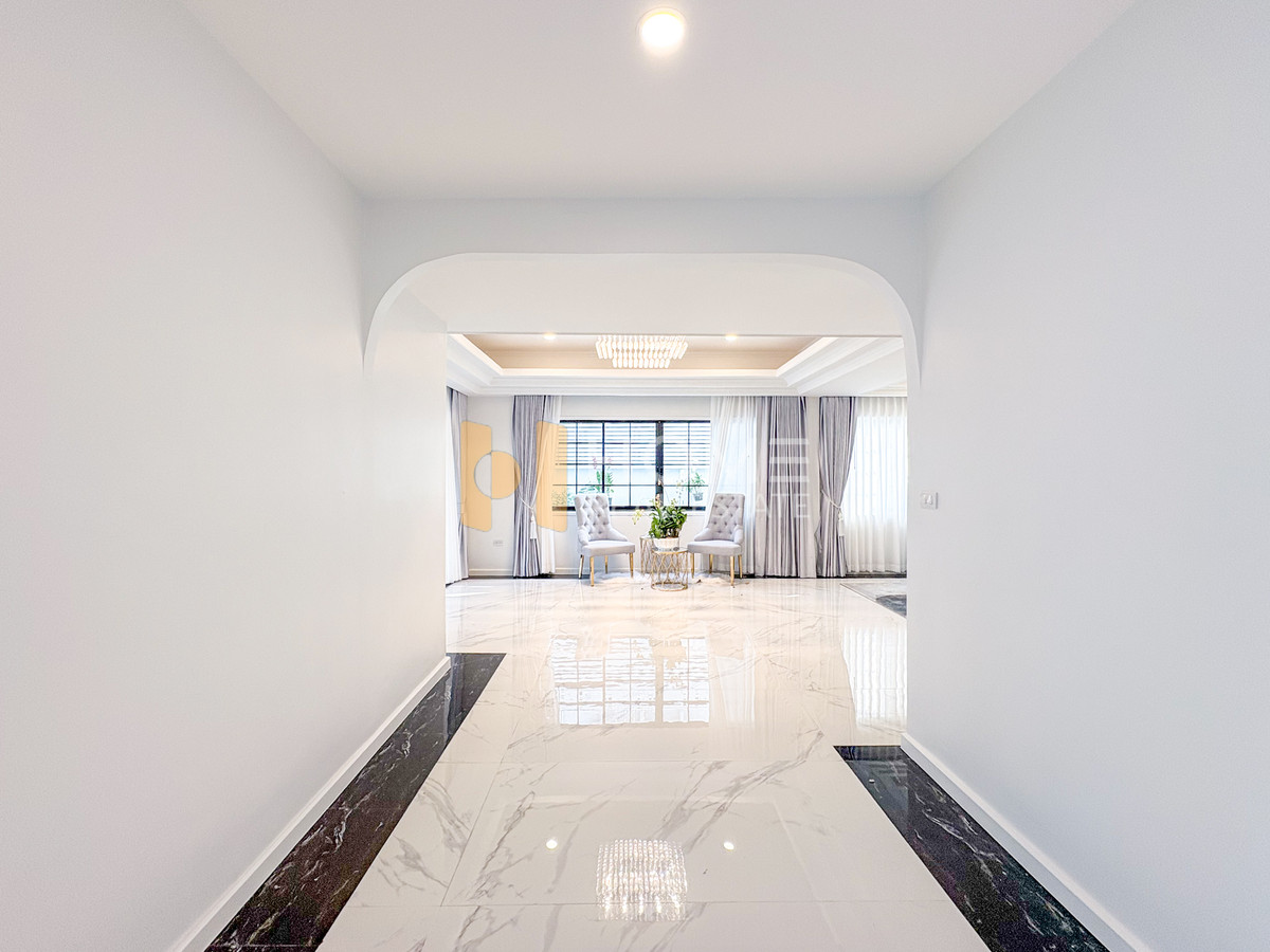 ขายบ้านลาดพร้าว เซ็นทรัลลาดพร้าว : บ้านเดี่ยวพร้อมที่ดิน นาคนิวาส 48 / 5 ห้องนอน (ขาย), Single house with land Nakniwat 48 / 5 Bedrooms (FOR SALE) TPM330