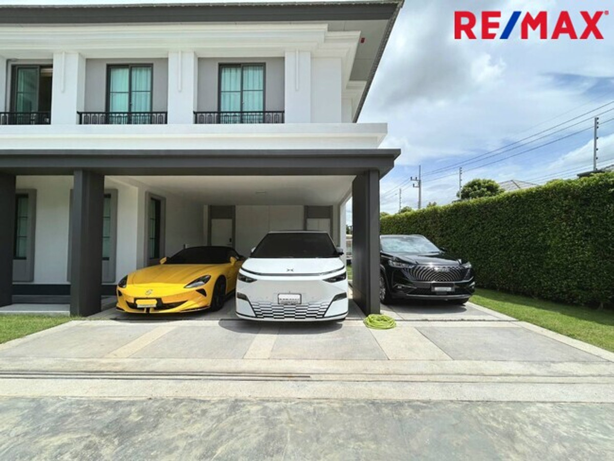 For SaleHousePathum Thani,Rangsit, Thammasat : Single house for sale, Setthasiri Project, Bangkok-Pathum Thani, special price, house age only 1 year.