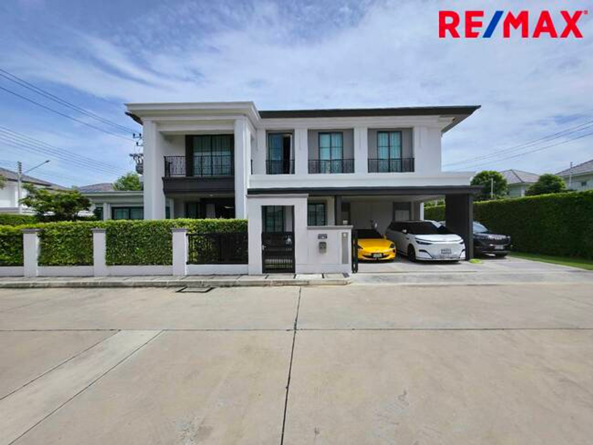 For SaleHousePathum Thani,Rangsit, Thammasat : Single house for sale, Setthasiri Project, Bangkok-Pathum Thani, special price, house age only 1 year.