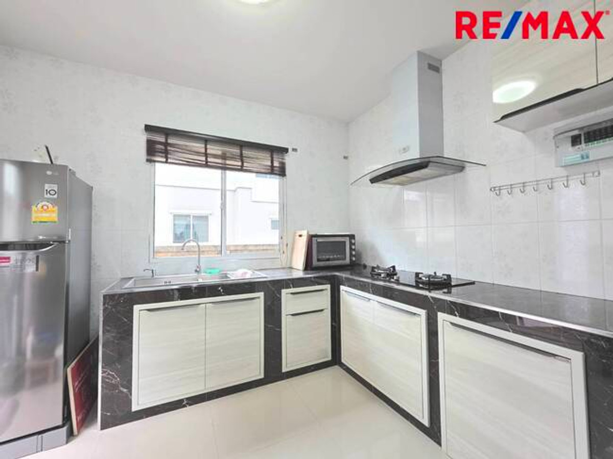 For SaleHousePathum Thani,Rangsit, Thammasat : Single house, Passorn Prestige Rangsit, Khlong 2, near Future Park Rangsit. Next to the main road Rangsit-Nakhon Nayok (not entering the alley)