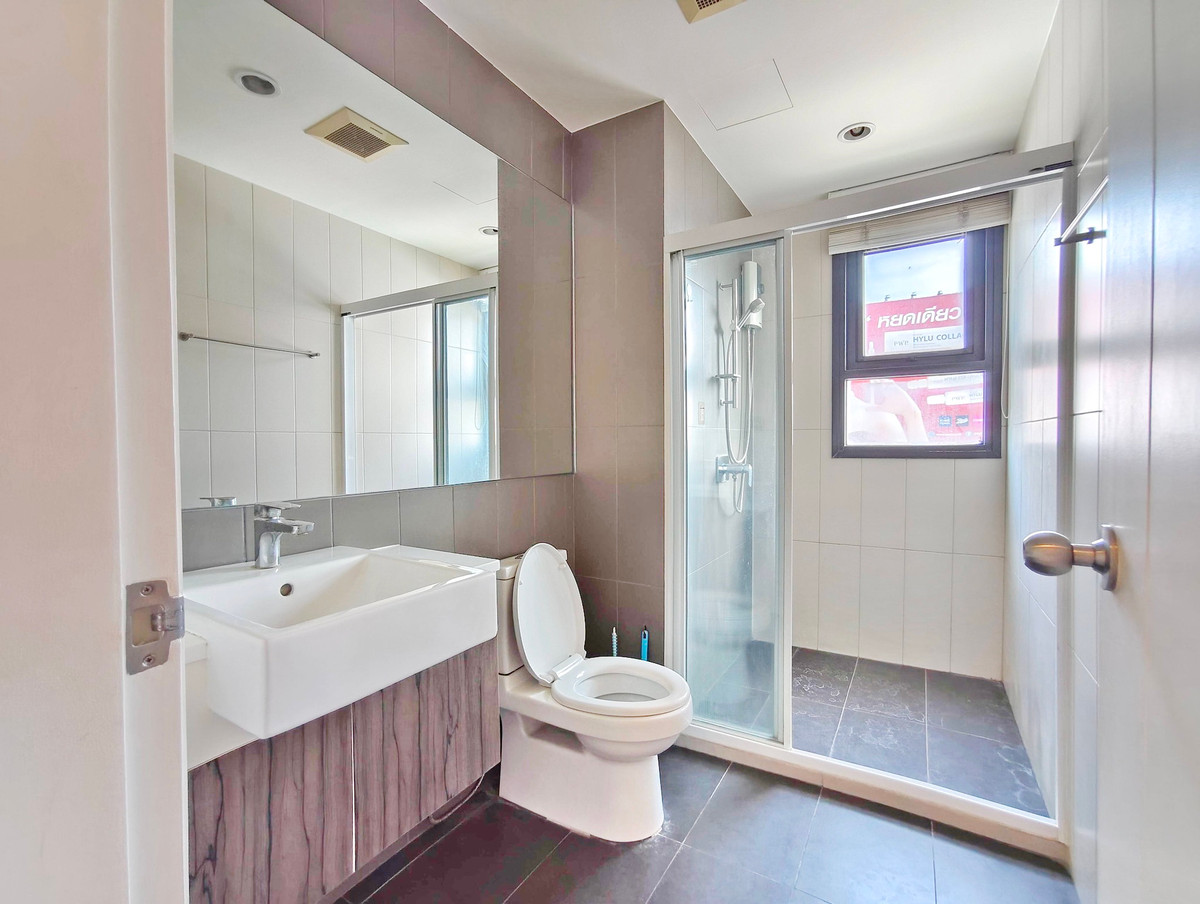 For RentCondoRatchadapisek, Huaikwang, Suttisan : 9773♛Condo for rent, 2 bedrooms♙Enter project name in Thai♜MRT Huai Khwang (120 m.)∞099-5919653,065-9423251🜲Line@sureresidence