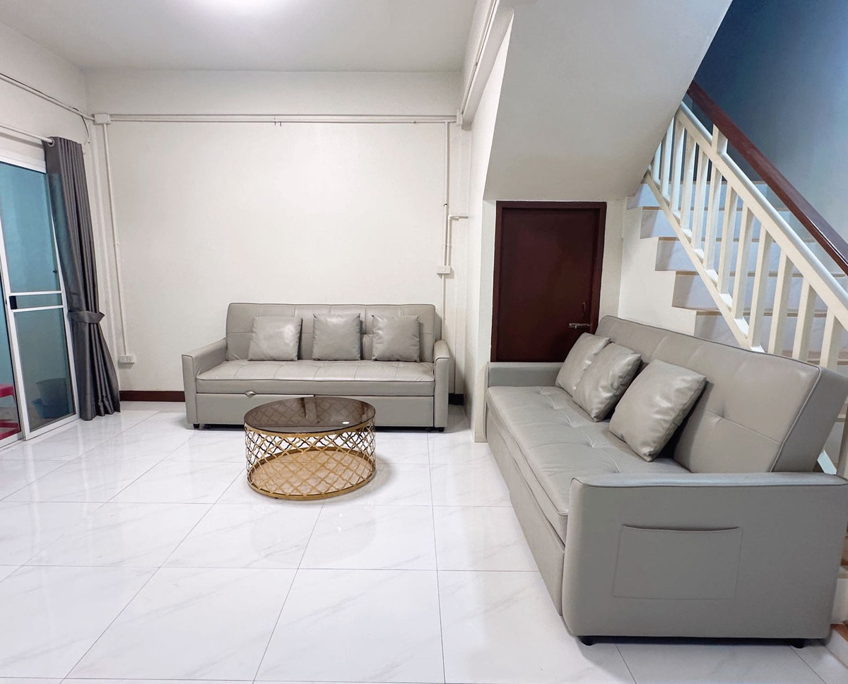 ให้เช่าทาวน์โฮมรัชดา ห้วยขวาง : [For Rent] Townhome | Ratchada 18, Huai Kwang 5 ห้องนอน 4 ห้องน้ำ