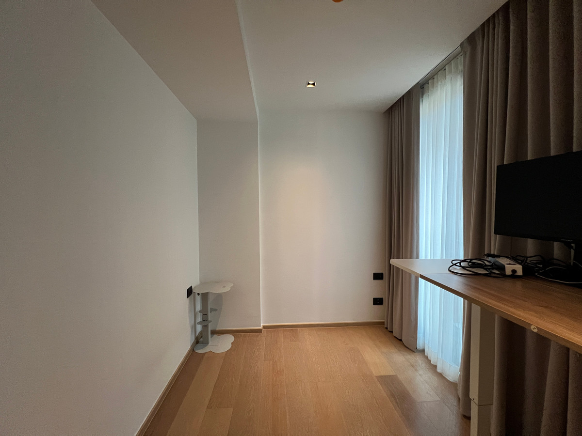 For RentCondoSukhumvit, Asoke, Thonglor : Luxury condo for rent, separated room with bathtub, Thonglor area