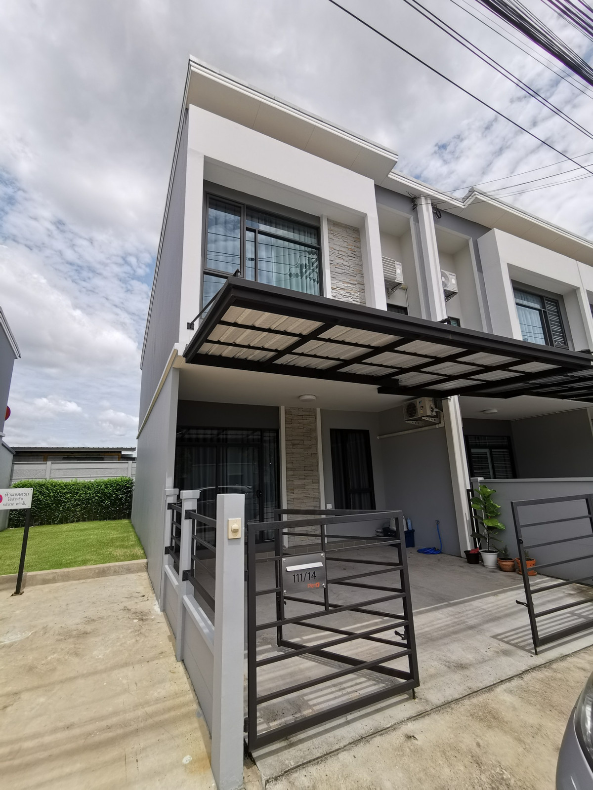 For SaleTownhomeNawamin, Ramindra : 2-story townhome for sale, 3 bedrooms, 3 bathrooms, width 5.5 meters, with tenants, Pleno Project. Phahonyothin-Watcharaphon