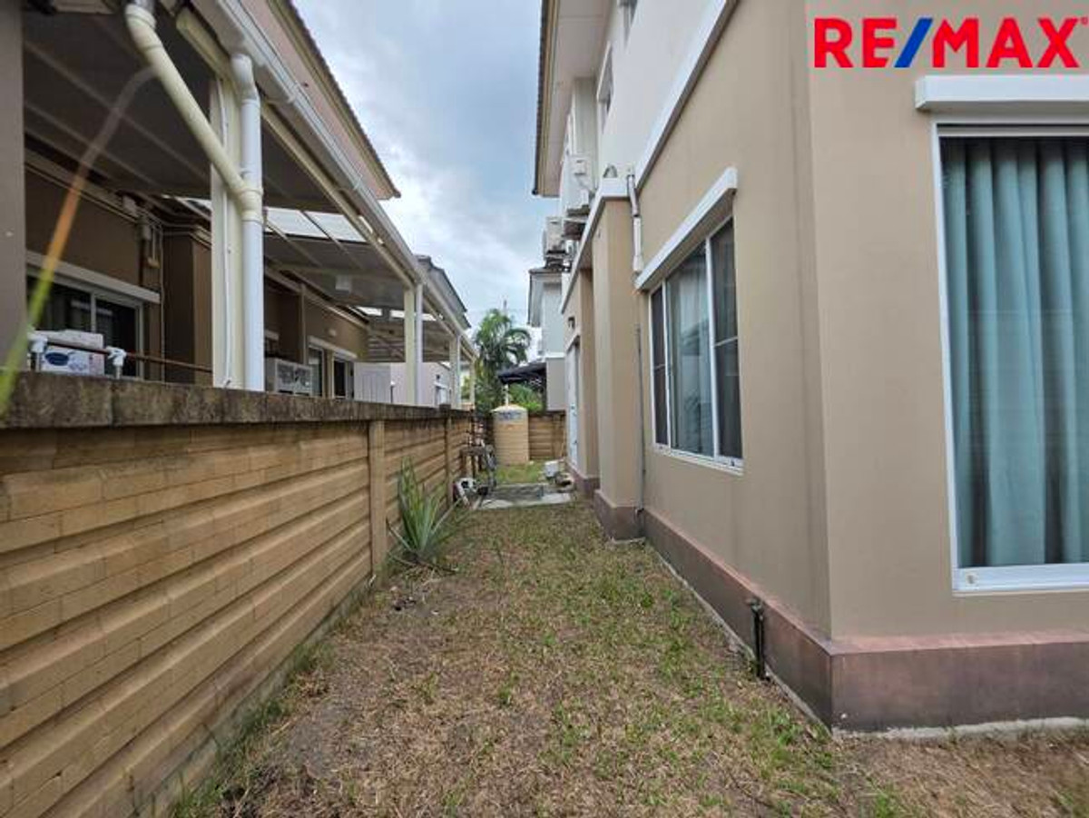 For SaleHousePathum Thani,Rangsit, Thammasat : Single house, Passorn Prestige Rangsit, Khlong 2, near Future Park Rangsit. Next to the main road Rangsit-Nakhon Nayok (not entering the alley)